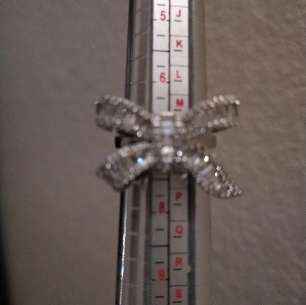 Elegant CZ Silver Bow Ring Sz.7 - Picture 2 of 4